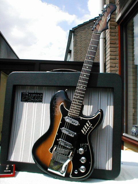 split sonic-gtr,red sunburst black scratchplate sept 1962